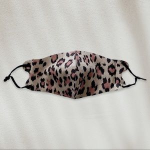 👑HP 2/2👑 🔴4/$25 cheetah print adjustable strap adult face mask